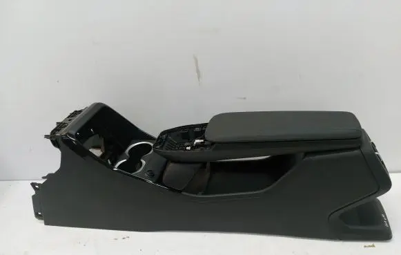BMW X1 U11 Center console