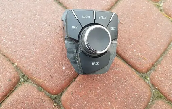 Multifunctional control switch/knob