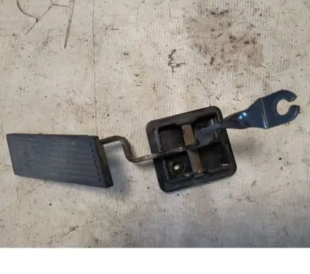 Chrysler Sebring (ST-22 - JR) Accelerator throttle pedal