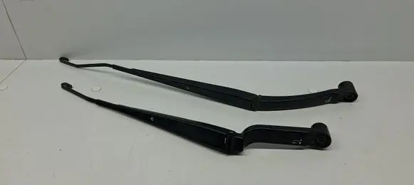 Nissan Qashqai Front wiper blade arm