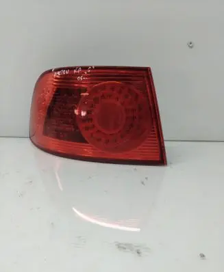 Volkswagen Phaeton Rear/tail lights 333121L