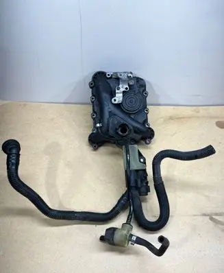 Audi Q7 4L Breather valve 06E103547