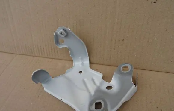 BMW X1 U11 Fender mounting bracket 9883408 34524