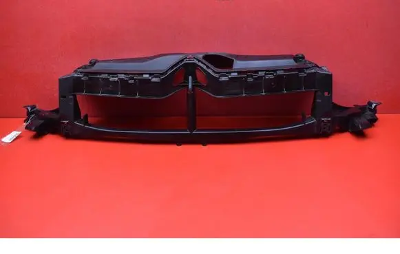 Citroen C4 II Front bodywork piece 9673046277