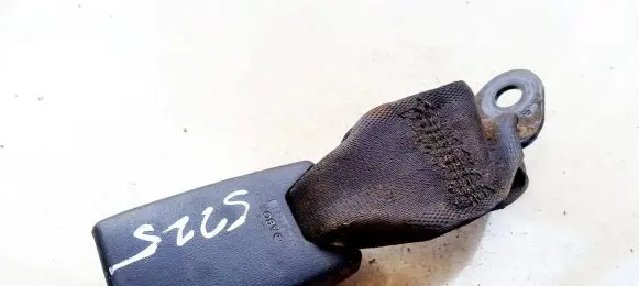 Mazda 323 Rear seatbelt buckle