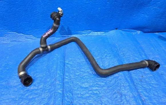 Mercedes-Benz V Class W447 Engine coolant pipe/hose A4475017800