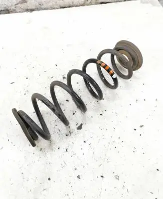 Volkswagen Touran II Rear coil spring