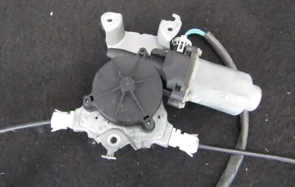 Nissan Almera Tino Front door window regulator motor 400698t1