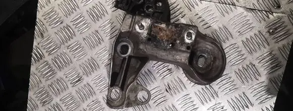 Audi A4 S4 B6 8E 8H Engine mounting bracket 8e0199352f