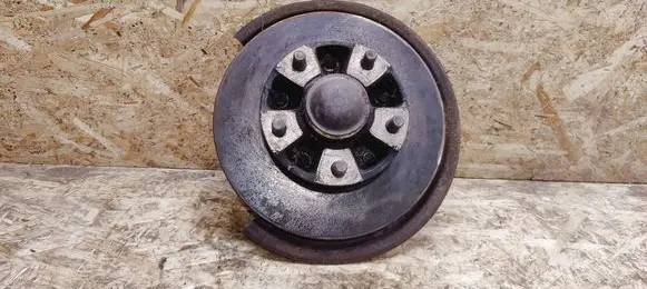 Porsche 944 Front wheel hub spindle knuckle