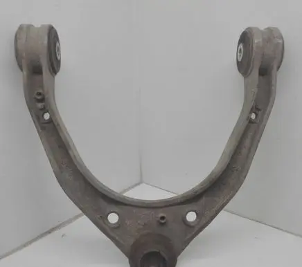 Volkswagen Touareg I Front lower control arm/wishbone 7L0407047A