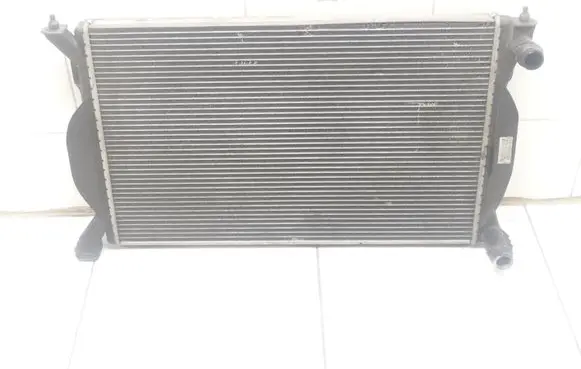 Audi A4 S4 B6 8E 8H Coolant radiator 8E0121251A
