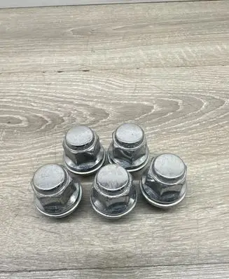 Toyota RAV 4 (XA50) Nuts/bolts 