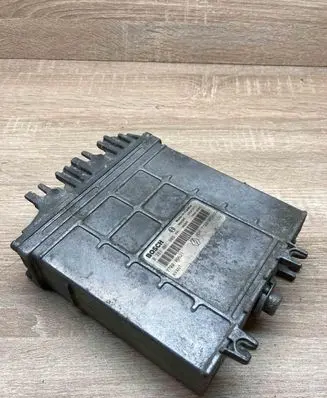 Renault Scenic I Engine control unit/module ECU HOM7700105953 7700109621 0281001809
