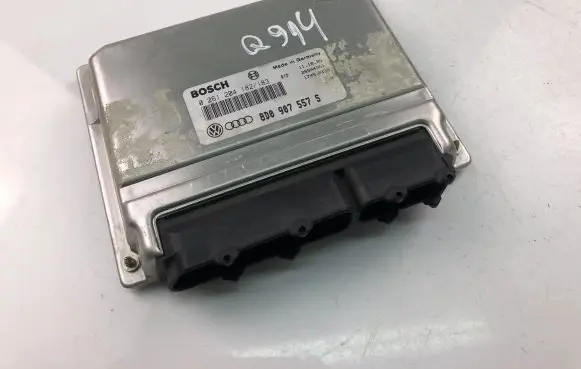 Audi A4 S4 B5 8D Engine control unit/module ECU 8D0907557S 0261204182