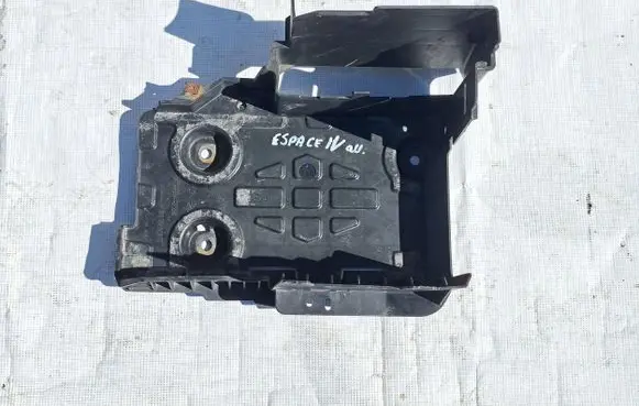 Renault Espace IV Battery tray 8200208056B