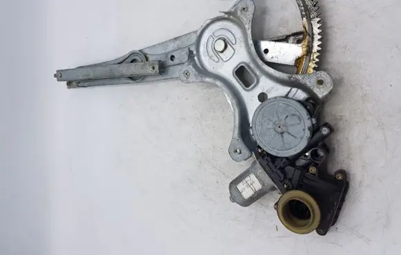 Toyota Corolla Verso AR10 Front door window regulator motor 698300F020