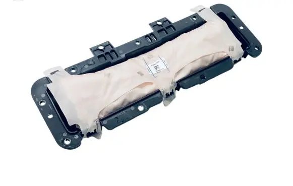 Mercedes-Benz GL X166 Knee airbag A1668600102