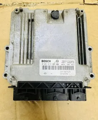 Renault Captur Engine control unit/module 237102747R 0281019889