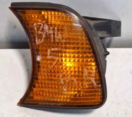 BMW 5 E34 Front indicator light 155041 1384033 4276086
