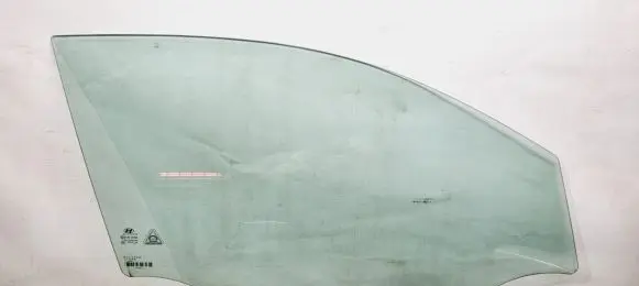 Hyundai Tucson TL Front door window glass four-door 82420D7030