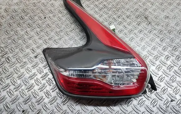 Nissan Juke I F15 Rear/tail lights L90049815 2706201 26555BV80A