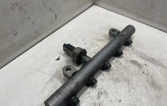 Peugeot 407 Fuel main line pipe 9645689580