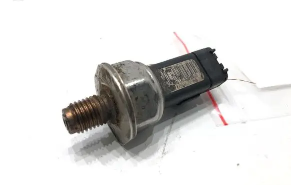 Volvo V50 Fuel pressure sensor 