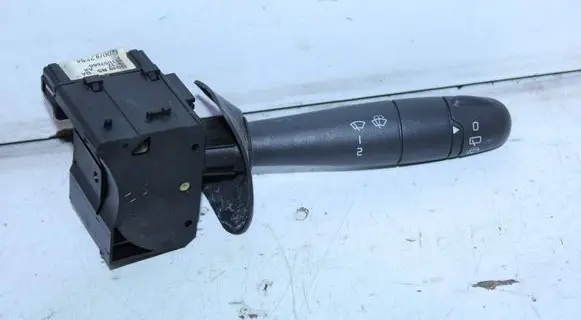 Dacia Sandero Wiper control stalk 8200792584 901057666 29049RS