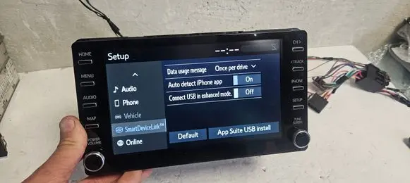 Radio/CD/DVD/GPS head unit