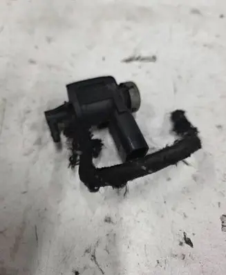 Volkswagen Phaeton Turbo solenoid valve 1J0906283