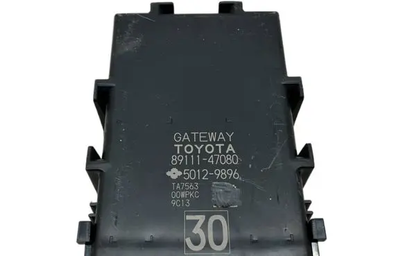 Toyota Prius+ (ZVW40) Gateway control module OYT25820 89111-47080