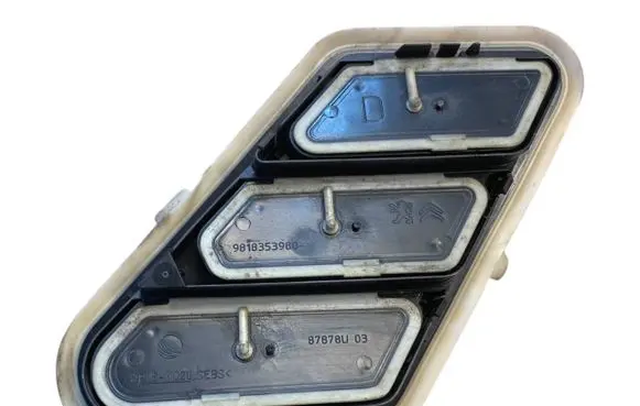 Peugeot Partner Quarter panel pressure vent 9818353980