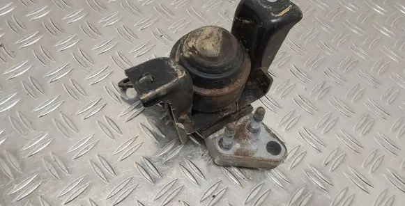 Toyota Corolla Verso AR10 Engine mount bracket