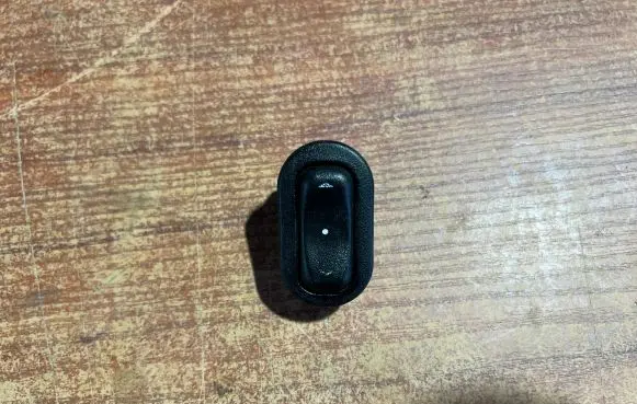 Opel Zafira A Electric window control switch 90561388