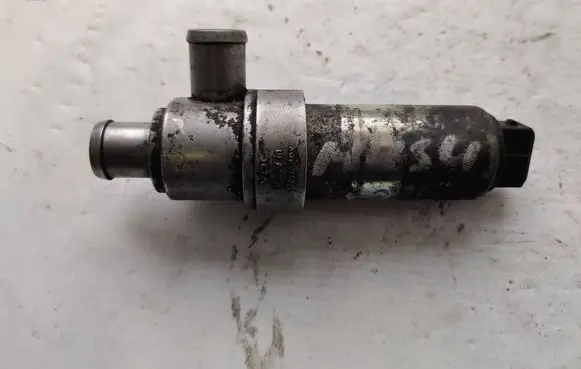 Audi 80 90 S2 B4 Idle control valve (regulator) 037906457C