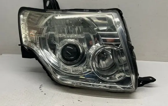 Mitsubishi Pajero Headlight/headlamp 10087875