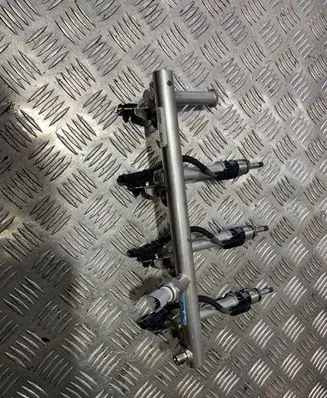 Volvo XC90 Fuel main line pipe 31478555