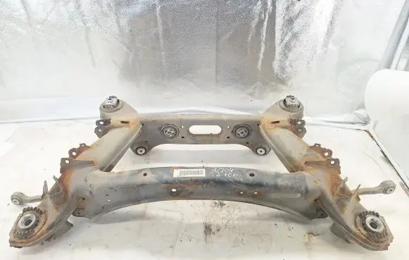 Mercedes-Benz C W204 Rear subframe 2043506912 1224132 290710062