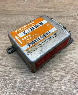 Mercedes-Benz E W124 Airbag control unit/module 0008207226 0285001078
