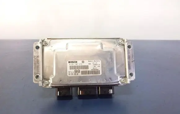 Peugeot 307 CC Engine control unit/module ECU 9657823980