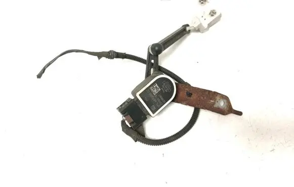 BMW 3 G20 G21 Rear air suspension level height sensor 6870000