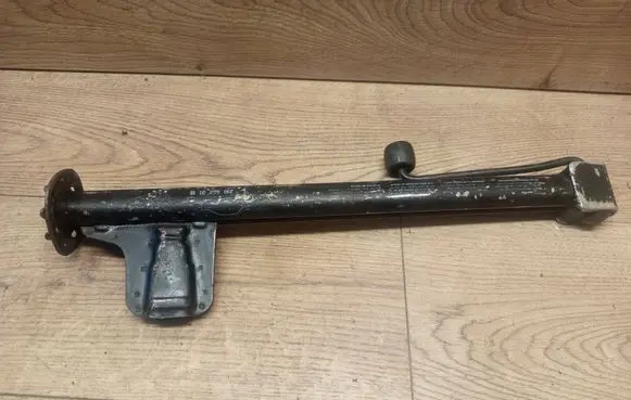 Mercedes-Benz E W210 Lift Jack 2105830115