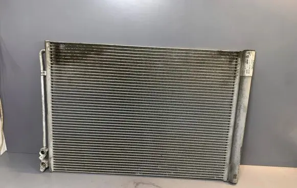 BMW 7 F01 F02 F03 F04 Coolant radiator 99000956