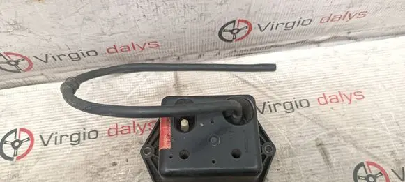 Vacuum air tank