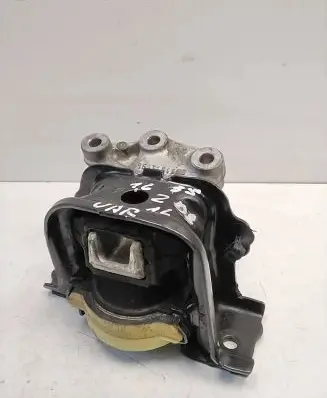 Engine mount bracket