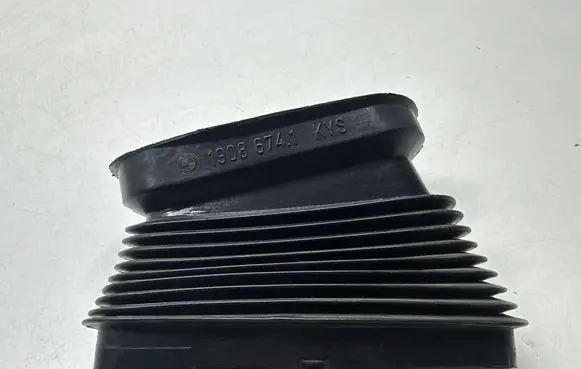 BMW 5 E34 Air intake duct part 19086741