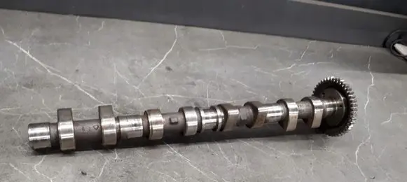 Mercedes-Benz E W124 Camshaft 6040510701