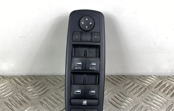 Jeep Grand Cherokee Electric window control switch 68289802AB