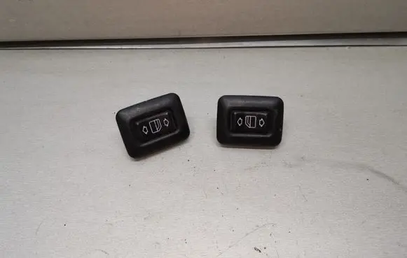 Mercedes-Benz C W202 Electric window control switch 2028205310